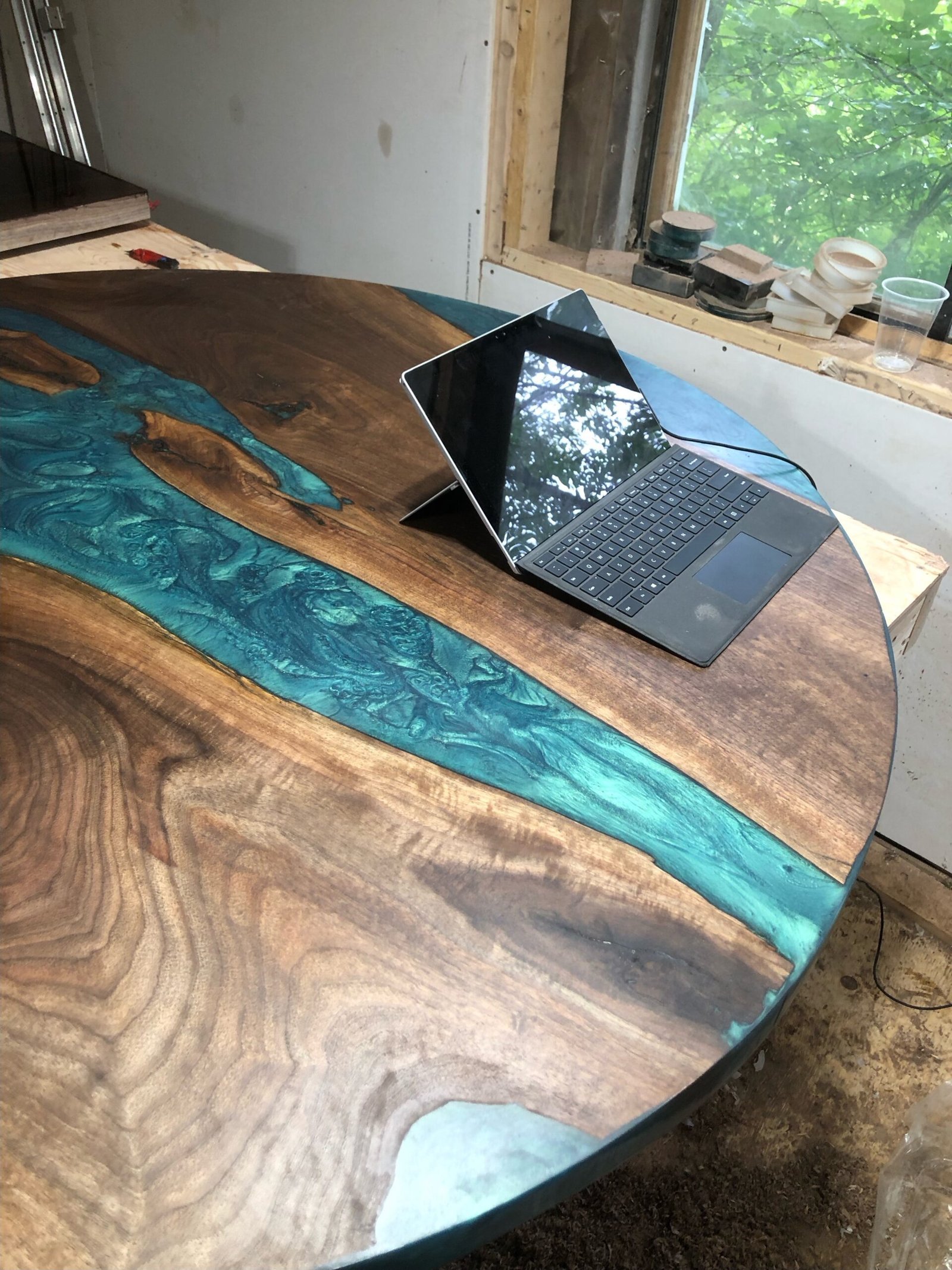 black-walnut-teal-epoxy-table-grain-detail-populated Black walnut teal epoxy dining table grain detail populated
