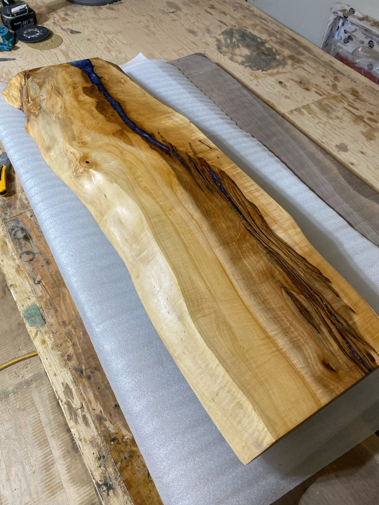 maple-epoxy-highlights-console-table-top-view Live edge maple epoxy highlights console table top view